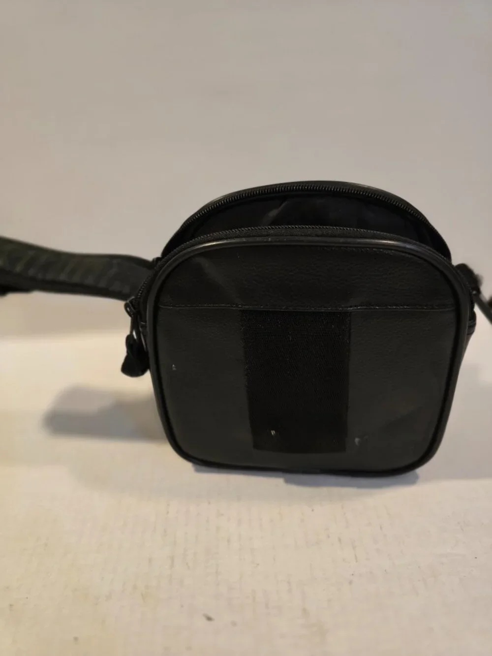 Camera Bag VIEW Padded Soft-shell Black 2 Zip Compartments Black Faux Leather 7